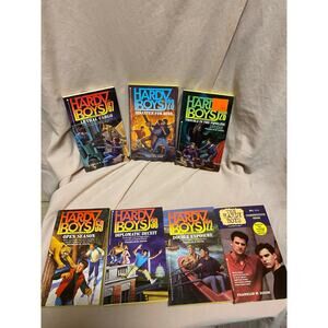 VINTAGE HARDY BOYS CASEFILES BOOKS- LOT OF 7